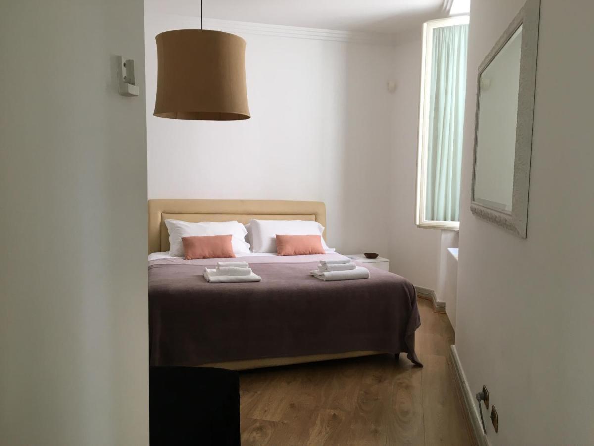 Rome Accomodation Рим Экстерьер фото